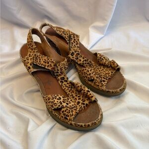 Dr. Martens Women's Leopard Print Open-Toe Sandals - Tan/Black